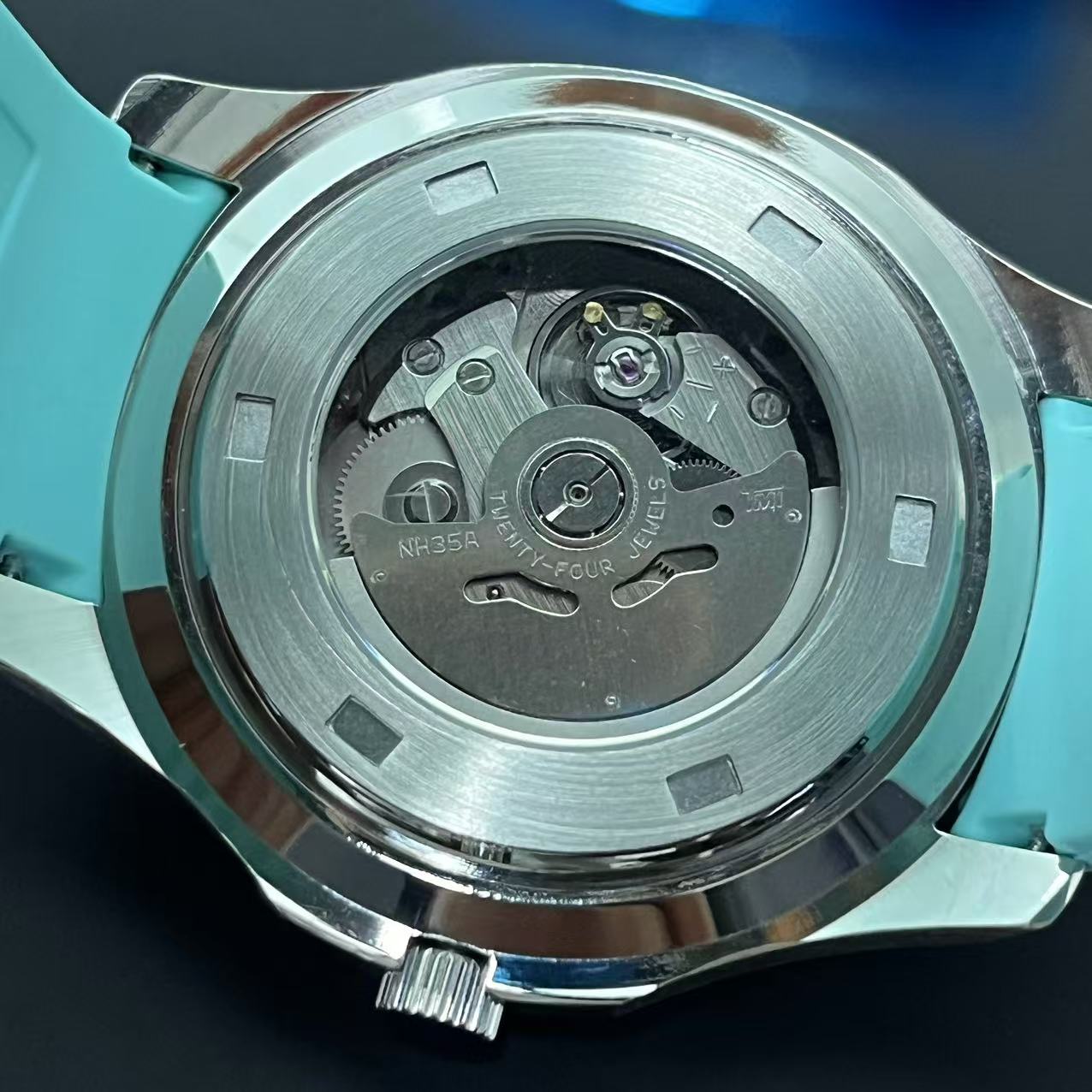 Seikonaut  I  Cyan-Blue