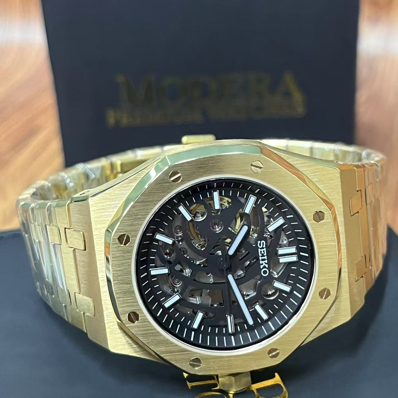 Royal Seikoak  |  Gold Skeleton