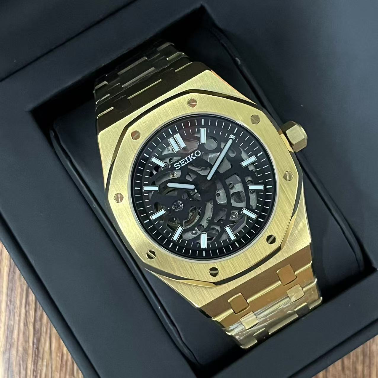 Royal Seikoak  |  Gold Skeleton