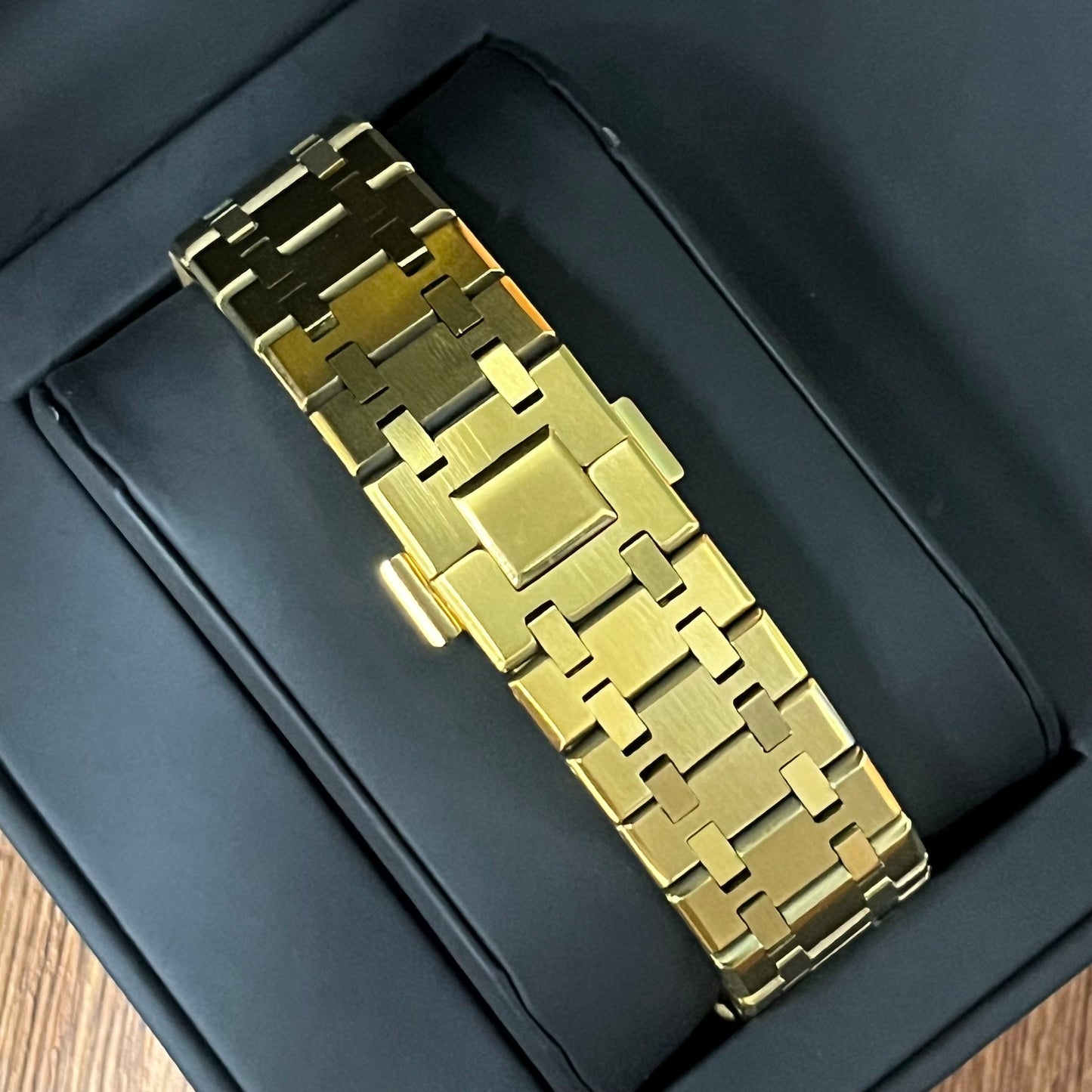 Royal Seikoak  |  Gold Skeleton