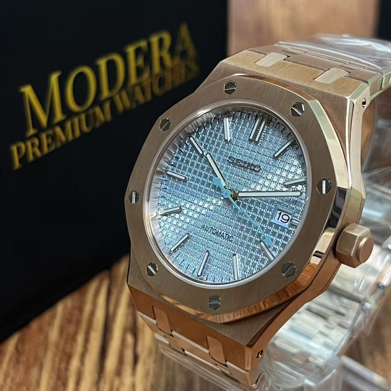Royal Seikoak  I  Rose Gold light Ice Blue