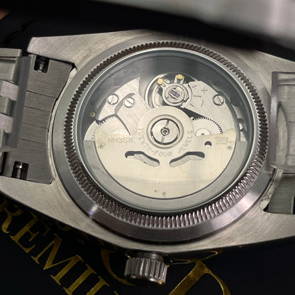 Siekojust | Black Skydweller