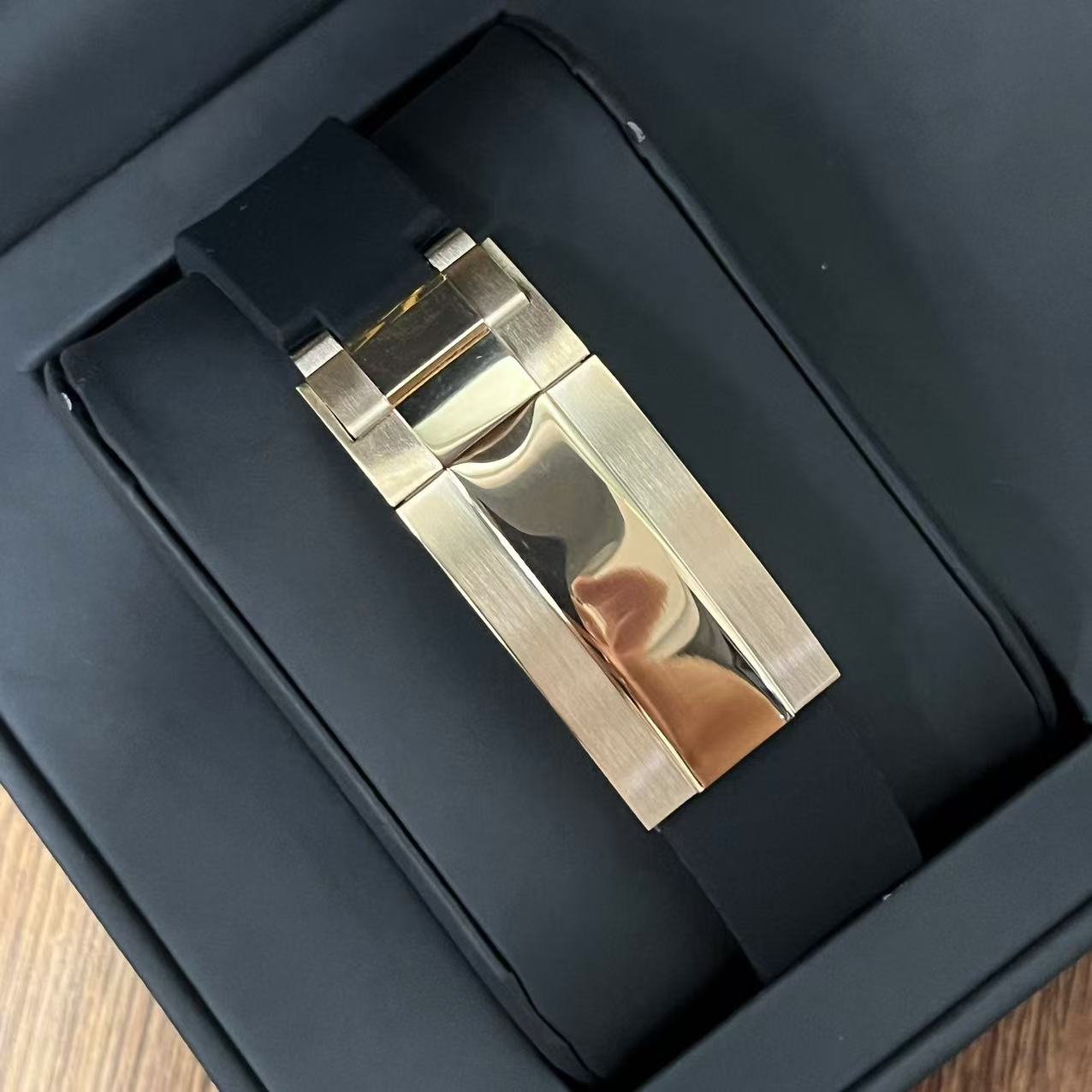 Gmteiko  I  Rose Gold(Black Plastic Strap)