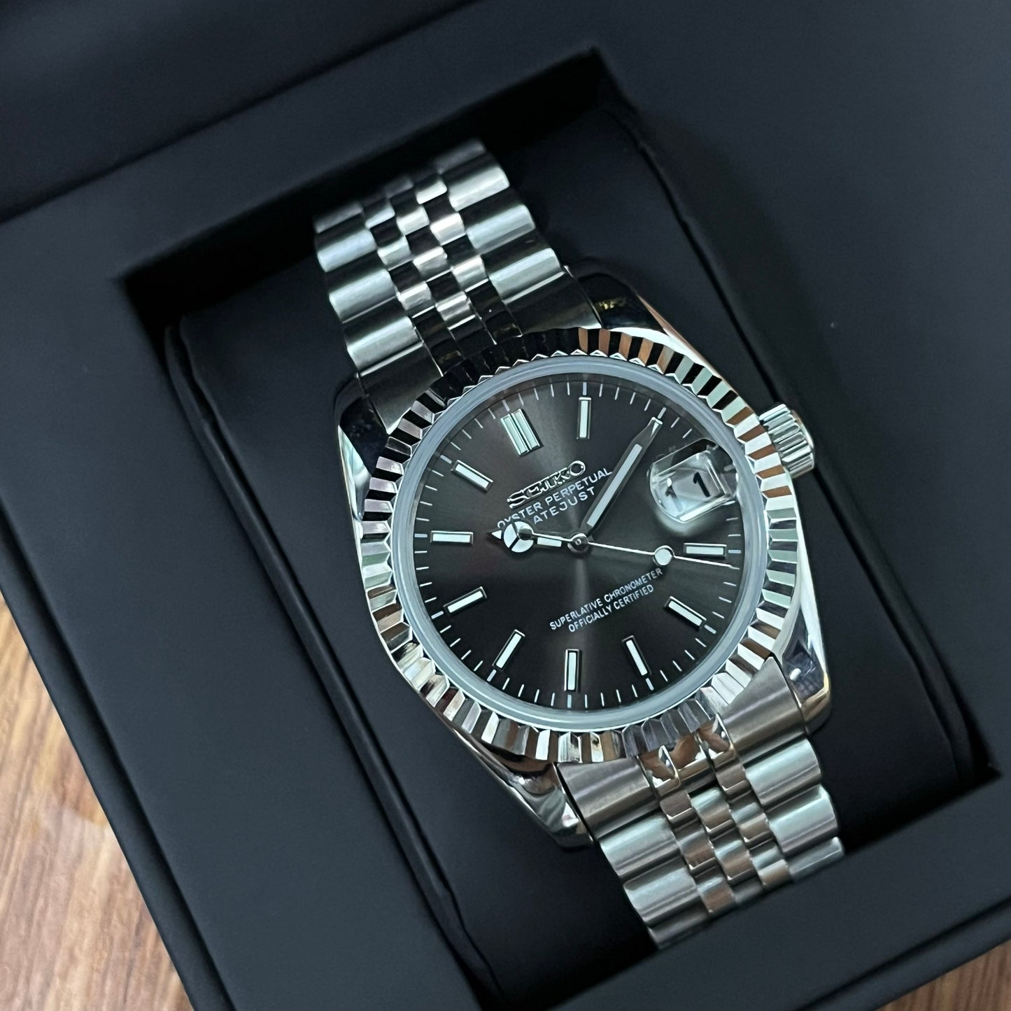 Siekojust | Black