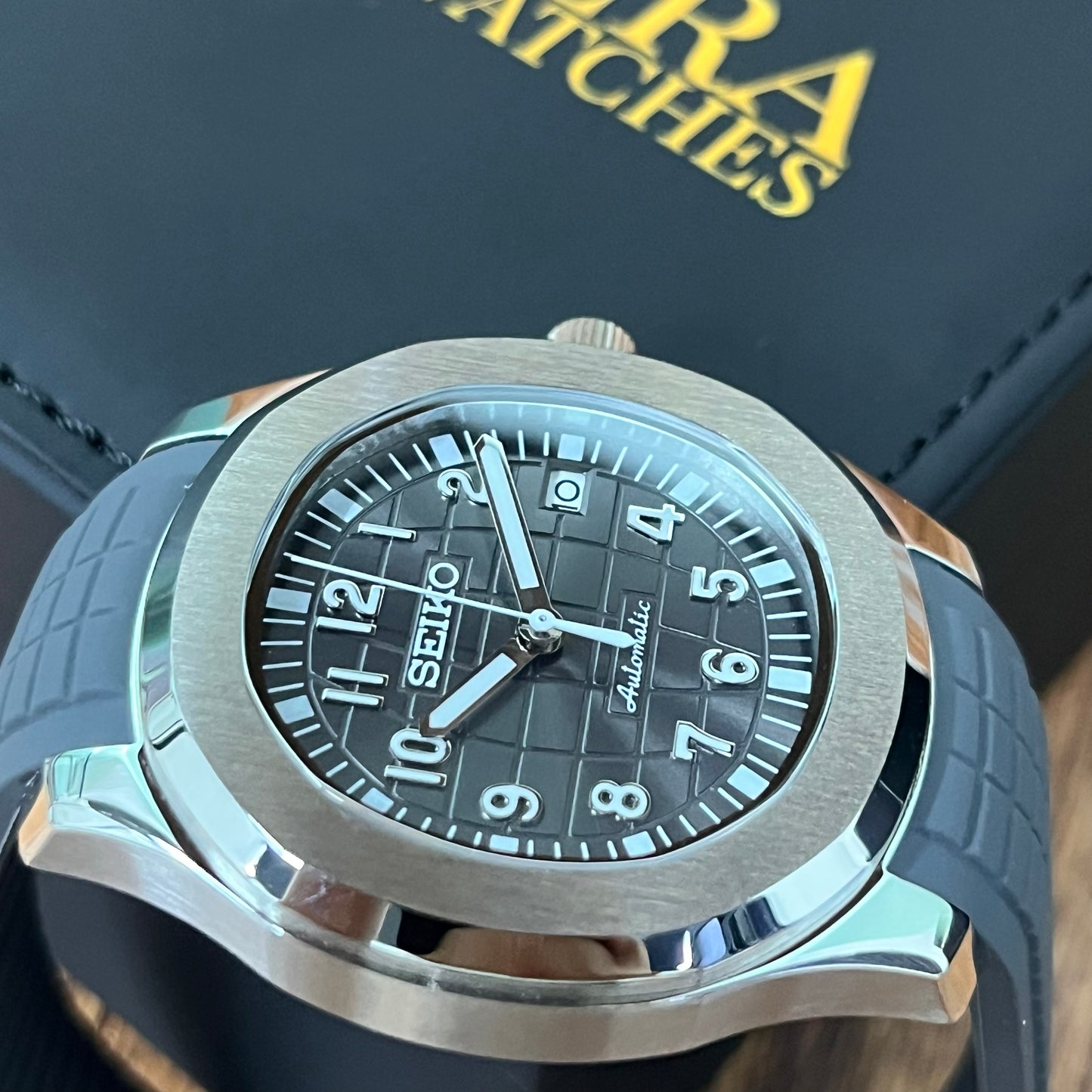 Seikonaut  I  Grey