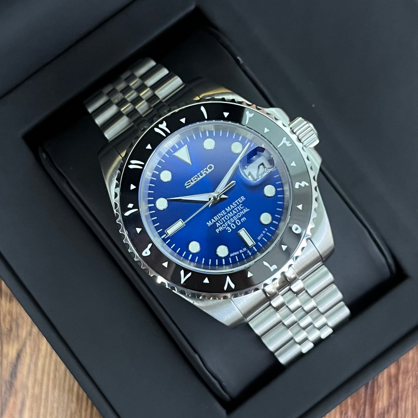 Seikomariner | Smurf (Black Arabian Bezel)