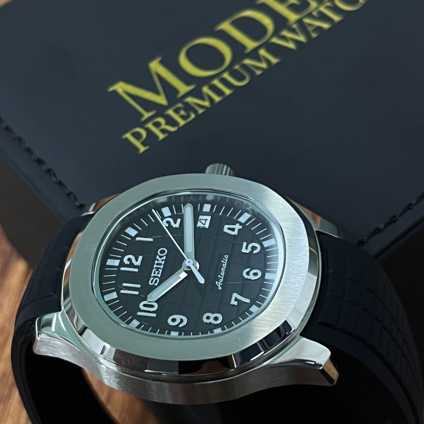 Seikonaut  I  Black